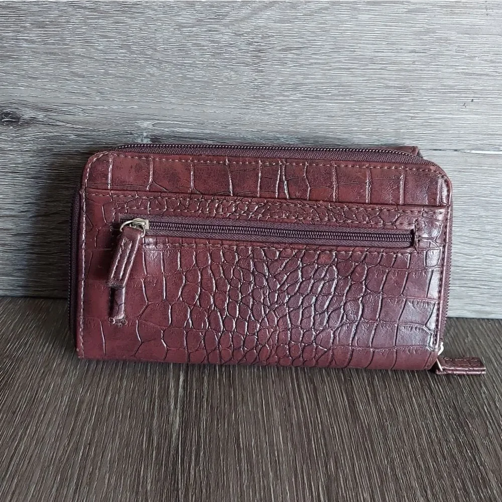 Croc Embossed Brown Wallet - Picture 2 of 9